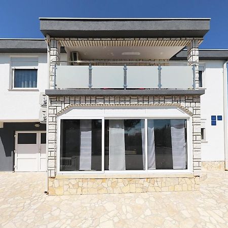 Apartmani Nella Вир Екстер'єр фото